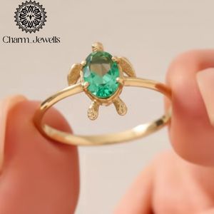 Bague Tortue en Or Jaune Charm_Jewells avec Pierre Précieuse Verte Ovale Sertie à Griffes, Design Animal Mignon, Unisexe, Usage Quotidien - Product Image 5
