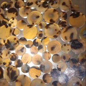 กระดุมเขาควายธรรมชาติคุณภาพสูง กระดุมเขาควายแบบติดเลื่อม ซักได้ แบบมีก้าน สำหรับเสื้อผ้า FWE - Product Image 1