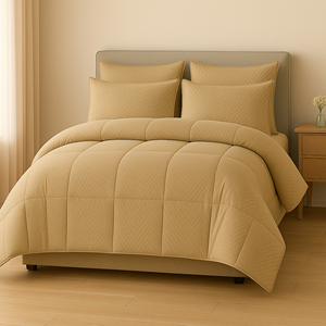 Couette classique beige en microfibre douce et résistante, 200 GSM, pour lit double, idéale pour chambre à coucher et chambre d'amis - Product Image 1