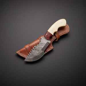 Cuchillo de caza y bushcraft de hoja fija hecho a mano, de alta calidad, personalizado, de acero de Damasco, con mango de hueso y madera. - Product Image 4