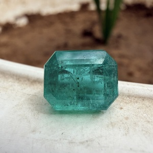 Émeraude de Zambie Premium 4,73 carats, vert profond, taille étagée octogonale, pierre précieuse lâche pour bague de créateur, pendentif, bijoux - Product Image 3