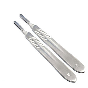 Surgi - 2 Mango de Bisturí Estéril + 100 Hojas Quirúrgicas de Acero Inoxidable Reutilizables de Alta Calidad, Herramientas Médicas - Product Image 3