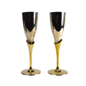 Copa de Vino de Latón Hecha a Mano con Motivo Floral Esmaltado, Sostenible, Capacidad de 500 ml, Colores y Logotipo Personalizables - Product Image 6