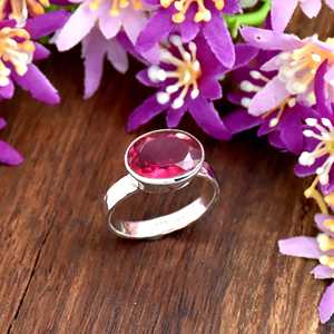 Anillo de Plata de Ley 925 con Rubí Natural en Bruto, Piedra de Nacimiento de Julio, Banda Martillada, Joyería Fina para Mujer - Product Image 4