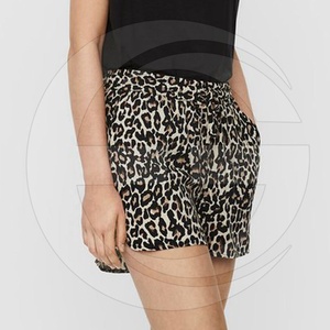 Pantalones cortos de alta calidad para mujer, Shorts con impresión de producto personalizado, precio al por mayor - Product Image 4