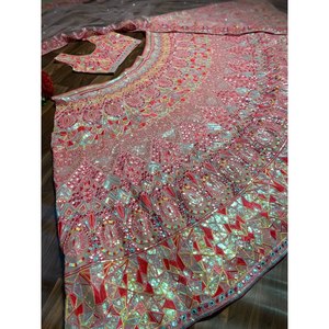 Lehenga choli ชุดปาร์ตี้ออกแบบสำหรับผู้หญิงพร้อมชุดทำงานกระจกฟอยล์ - Product Image 5