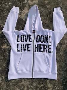 Sweat à capuche zippé pour homme personnalisé, imprimé lettres décoratives, style streetwear décontracté, en mélange de coton doux, avec étiquette OEM ODM - Product Image 1