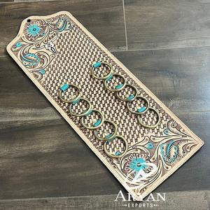 Nuevo Soporte para Bufandas de Cuero Genuino Hecho a Mano 2026 con Anillos Metálicos y Grabado Floral, Colgador de Exhibición para Boutique, Venta al por Mayor OEM - Product Image 1