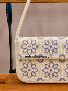 Sac à bandoulière artisanal en perles ivoire pour femme, broderie florale lavande, élégant, avec rabat magnétique, idéal pour les soirées – Vente en gros personnalisée - Product Image 3