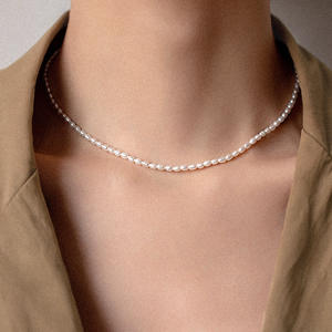 Collier en argent S925 plaqué or de haute qualité avec perle d'eau douce, design polyvalent avec chaîne simple, produit de niche haut de gamme - Product Image 3
