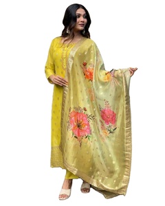 Nouvelle collection 2025 de kurtas pour femmes, mode indienne et pakistanaise, légers, tendance, coupe ample, design unique, imprimé, en modal et viscose - Product Image 1