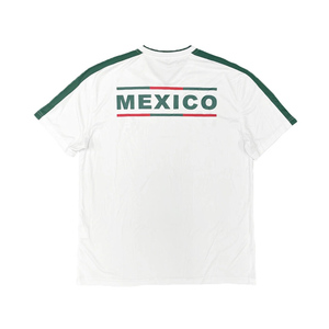 Camiseta de fútbol de México con logo personalizado, cuello en V y manga corta. - Product Image 2