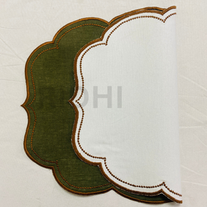 Napperons de table brodés en lin vert forêt Ridhi Wholesale, faits à la main, réutilisables, pour mariages, hôtels et salles à manger - Product Image 3