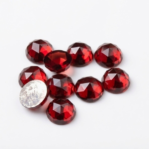 Venta al por mayor de granate rojo natural de 6 mm, cabujón redondo con corte rosa, piedra preciosa suelta calibrada de base plana, lote a granel para fabricación de joyas - Product Image 1