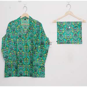 ชุดนอนผ้าฝ้ายแท้ 100% ลายพิมพ์ดอกไม้แบบบล็อกทำมือสไตล์อินเดีย สำหรับผู้หญิง ใส่สบาย ระบายอากาศได้ดี แห้งเร็ว เหมาะสำหรับใส่พักผ่อนในช่วงฤดูร้อน - Product Image 3