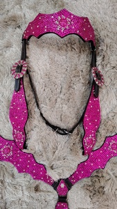 Hot Pink Rhinestone Bling Horse Tack Set Headstall Pecho Plato Cuero genuino Ligero Estacional Equipos para montar a caballo - Product Image 4