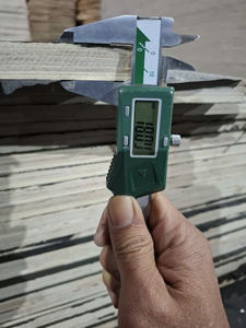 Contrachapado vietnamita hexagonal antideslizante de 18 mm con revestimiento de película, el mejor material para pisos de camiones y remolques - Product Image 5