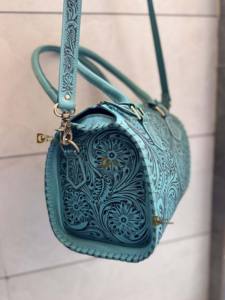 Bolso de Mano de Cuero Tallado a Mano 2026, Estilo Bohemio Gitano, Hecho a Mano, Color Azul, Elegante, Multiusos - Product Image 3