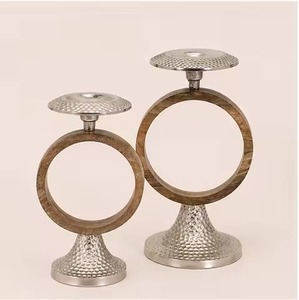 Portavelas Navideño Decorativo de Metal Hecho a Mano, Decoración de Mesa Premium para la Temporada - Product Image 5