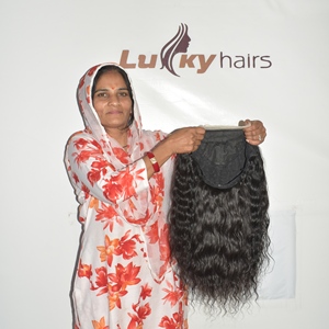 Perruque en cheveux humains indiens bouclés Remy - 100% vierges, noirs naturels, pleine densité, texture douce et soyeuse, cuticules alignées et saines - Product Image 4