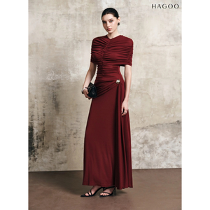 V9105 HAGOO Vestido Maxi de Lujo con Cintura Imperio, Drapeado y Plisado, para Fiesta, Venta al por Mayor - Product Image 1