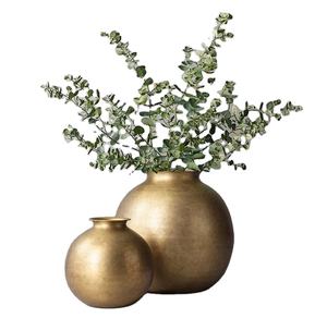 Elegante Jarrón Decorativo de Metal Color Dorado para Interiores, para Hogares Modernos, Oficinas, Hoteles y Decoración de Restaurantes - Product Image 2