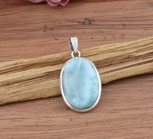 Pendentif en Larimar naturel, argent sterling 925 plaqué platine, collier vintage fait à la main en pierre bleue, bijoux personnalisés - Product Image 4