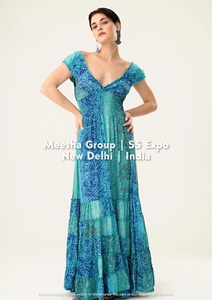 เดรสแม็กซี่เปิดไหล่สำหรับผู้หญิง พิมพ์ลายดอกไม้ สไตล์โบโฮ แต่งสม็อคด้านหลัง ทรงพลิ้วไหว เหมาะสำหรับใส่ไปทะเลในฤดูร้อน มีหลายแบบให้เลือก - Product Image 6