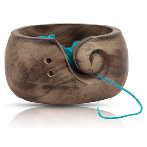 Cuenco de madera al por mayor para tejer y hacer crochet, que previene que el hilo se enreda, fabricado con madera duradera y ranura de corte suave. - Product Image 1
