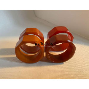 Anneaux de serviette de mariage en résine faits à la main, classiques, durables, écologiques, ronds de 2,5 cm, accent décoratif par Tradebyd - Product Image 3