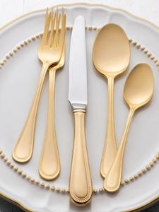 Ensemble de couverts ODM en or mat et noir, vaisselle de luxe pour mariage et banquet, vente en gros - Product Image 3