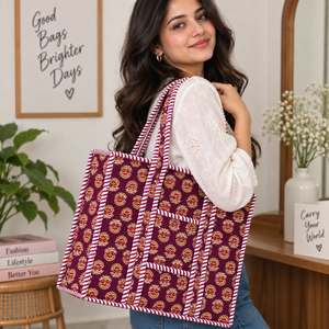 Elegant Panelled Canvas <b>Tote</b> Bag <b>with</b> Red Gold Floral Pattern <b>Zipper</b> Closure Large Capacity Patchwork All Seasons Shopping Bag - Product Image 2