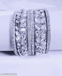 Anillo fino de oro blanco de 14 quilates unisex Anillo de bodas con certificado IGI de estilo clásico de diamante de moissanita blanco cultivado en laboratorio de alta calidad - Product Image 4