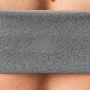 Soutien-gorge de sport léger gris clair sans coutures pour femme avec logo frontal, maintien doux pour le fitness, l'entraînement, le yoga, la course et les activités sportives - Product Image 6