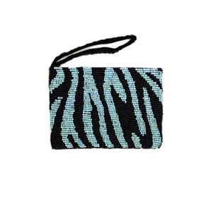 Porte-monnaie artisanal en perles HEART avec logo personnalisé, pochette à monnaie colorée en perles de rocaille pour femmes, avec broderie. - Product Image 2