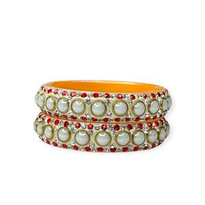 Juego de Brazaletes Acrílicos de Alta Calidad con Borde de Perlas Blancas y Baño de Oro, Modernos para Bodas y Fiestas, Precio al por Mayor - Product Image 3