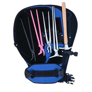 Kit de Herramientas para Herrador de Caballos: Delantales de Cuero, Herramienta para Clavos de Cocodrilo, Herramienta Curva para Clavos, Separador de Zapatos Rosa y Negro, y Martillo para Clavos - Product Image 1