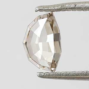 เพชรทรงเรขาคณิตสีน้ำตาลอ่อน 0.70 กะรัต แบบเจียระไนโรสคัท เพชรเพาะเลี้ยงสำหรับทำเครื่องประดับ เพชรเม็ดเดี่ยวทุกขนาด มีจำหน่ายในราคาที่ดีที่สุด - Product Image 3