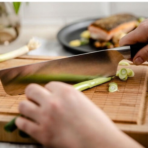 Cuchillo Nakiri plateado para verduras con mango negro de triple remache, hoja ancha de acero inoxidable, profesional para cortar y rebanar en la cocina - Product Image 4