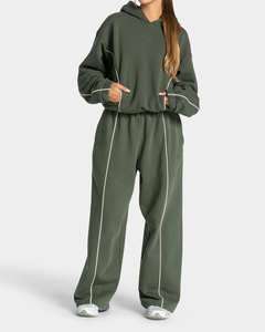 Conjunto Deportivo de Dos Piezas para Mujer, Sudadera con Capucha Oversize Color Caqui con Ribete y Logotipo Personalizado OEM, Ropa Deportiva Transpirable - Product Image 1