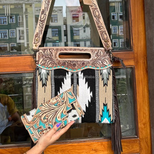 Sac à main en cuir usiné aztèque de Style traditionnel occidental chaud femmes cheveux usinés sur peau fourrure cuir pochette Unique Combo Set - Product Image 4
