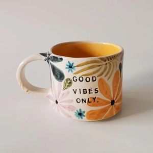 Tasses à café en céramique FENN avec décorations dorées, sublimation, couvercle et poignée dorée - Product Image 2