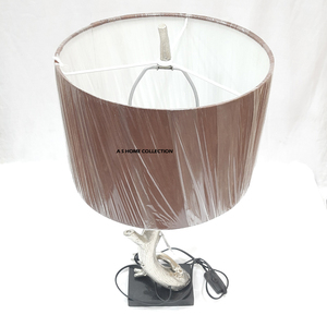 Lampe de table en forme d'arbre au design magnifique, décoration d'intérieur, aluminium, métal, autres décorations d'intérieur, cadeau pour les anniversaires - Product Image 3