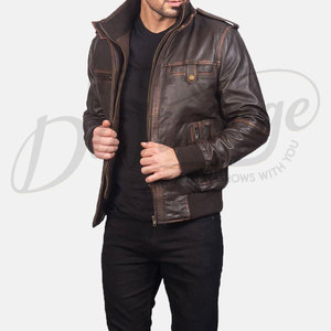 Blouson aviateur vintage en cuir véritable marron vieilli pour homme, coupe ajustée, style rétro décontracté, multi-poches, avec capuche, pour l'hiver - Product Image 1