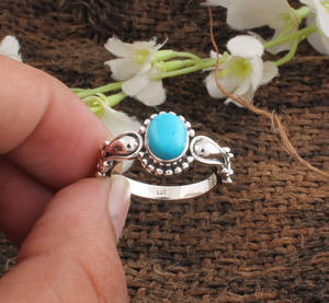 Bague Solitaire Classique Bohème Faite à la Main en Argent Sterling 925 avec Turquoise Taille Brillant Sertie Clos, pour Mariage et Fêtes - Product Image 4