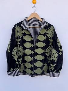 Veste d'hiver en coton respirant brodée de fleurs Suzani en velours fait main |   Col montant chic au design bohème - Product Image 2
