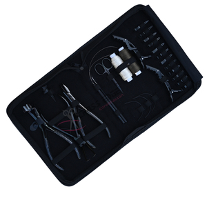 Kit de Herramientas Premium para Técnicos de Extensiones de Cabello Negro con Alicates de 7 Pulgadas, Mini Tijeras, Gancho, Lazos, Hilos para Pelucas y Clip de Estilizado - Product Image 1