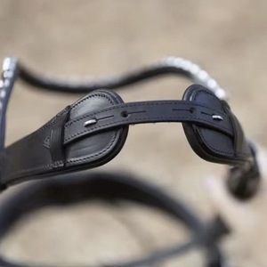 ALR EQUESTRIANS - Brida de Cuero Genuino Hecha a Mano, Duradera, con Diseño de Cocodrilo, Ajuste Cómodo, Personalizable, para Montar a Caballo - Product Image 2