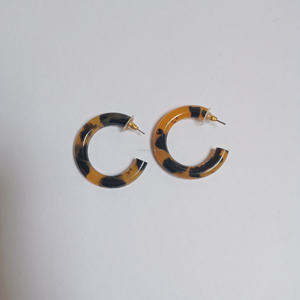 Pendientes de aro de resina únicos y elegantes, joyería de moda con estilo inolvidable, pendientes de resina únicos, uso de joyería para fiestas - Product Image 3