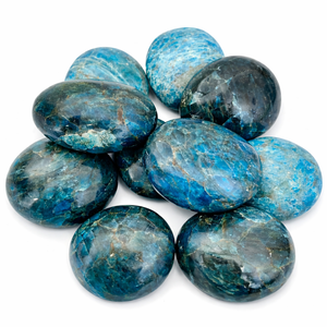 หินปาล์มอะพาไทต์สีน้ำเงินธรรมชาติ คริสตัลบำบัดสำหรับเรกิ การทำสมาธิ พลังงาน และการตกแต่ง ขายส่ง - Product Image 1